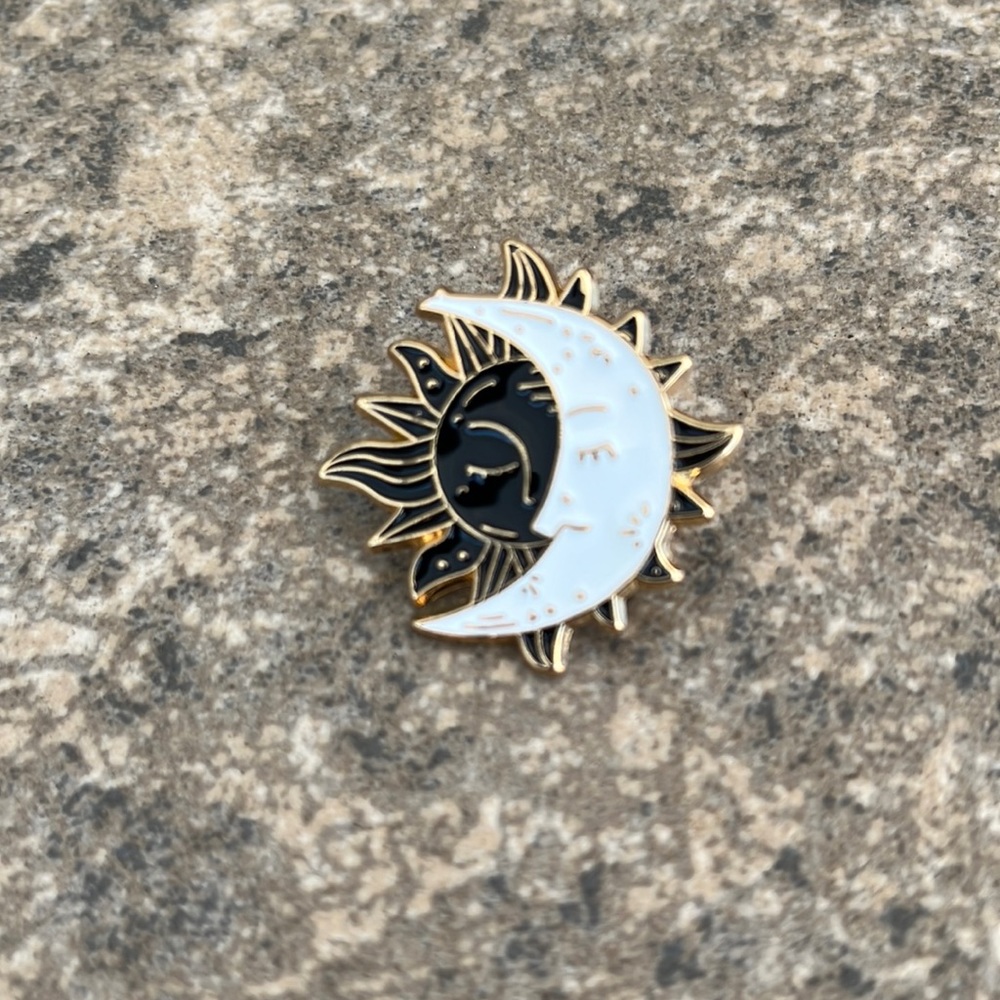 Sun and Moon‎ brooch lapel pin backpack pin hat pin